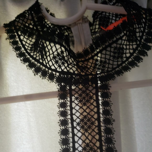 Sheer dress - Picture 5 of 8